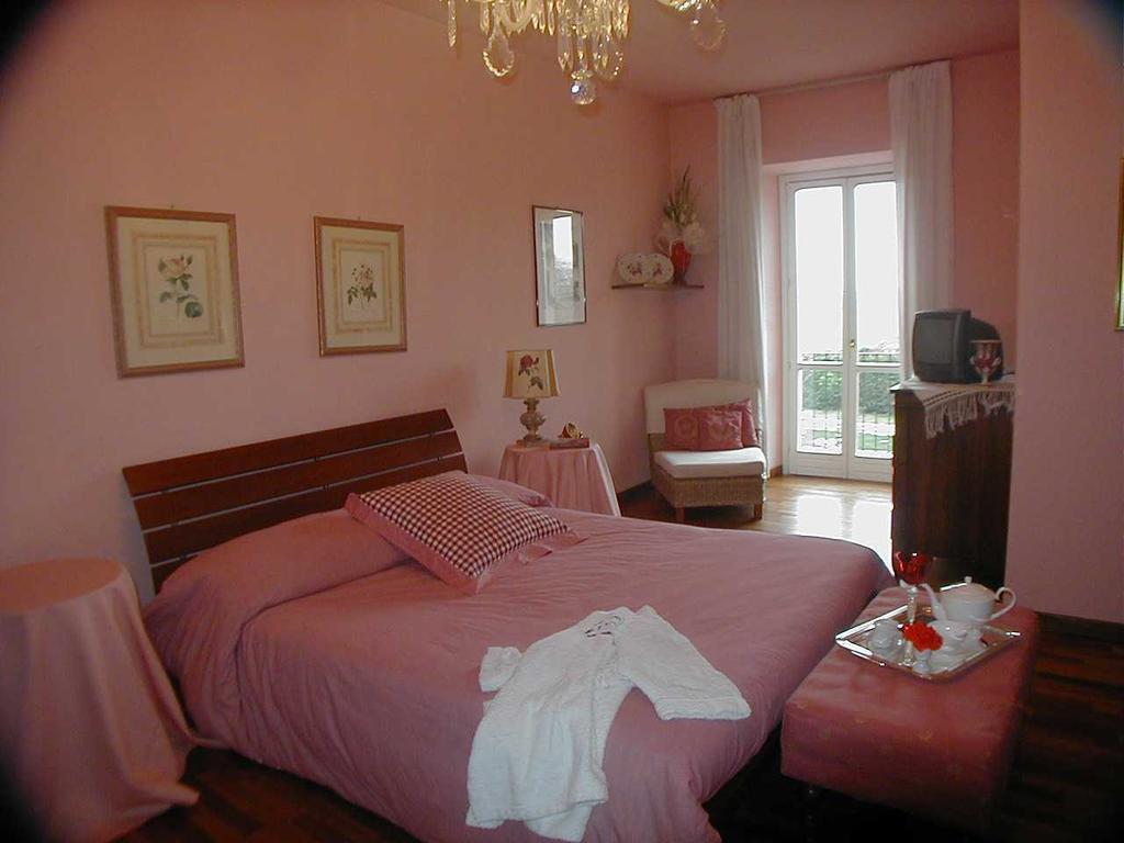 Torre Dei Frati Bed & Breakfast Fossano Szoba fotó